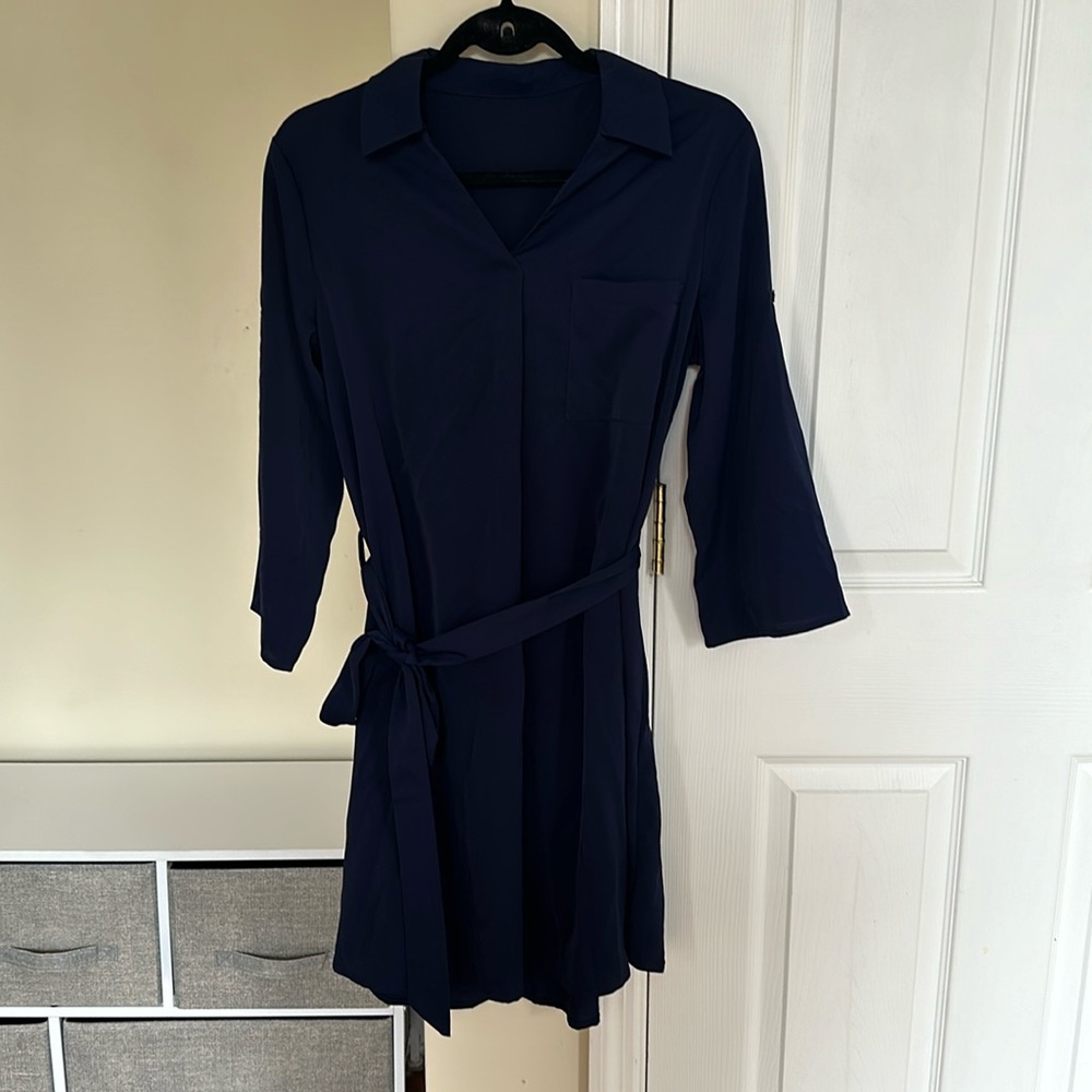 Halara Women’s business casual active fit navy blue dress.